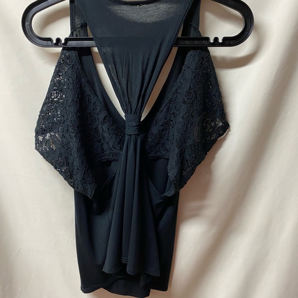 Sexy black cut out top, gather in the back. Lace short / cap sleeves. - Picture 3 of 7